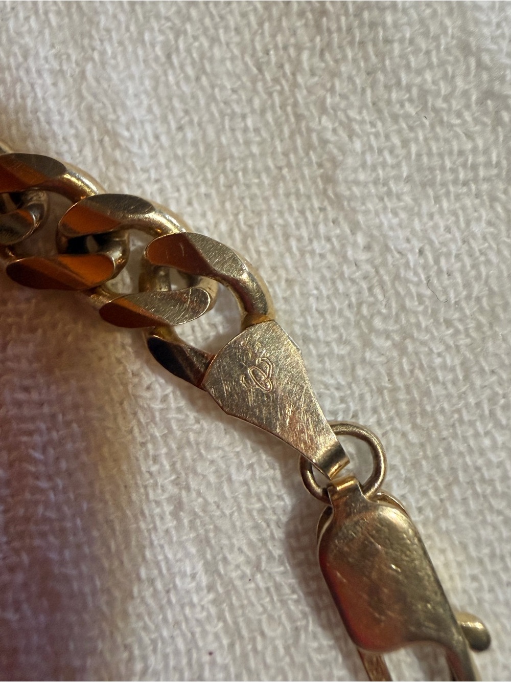 Solid 14k Gold Figaro Link Bracelet - Picture 5 of 8